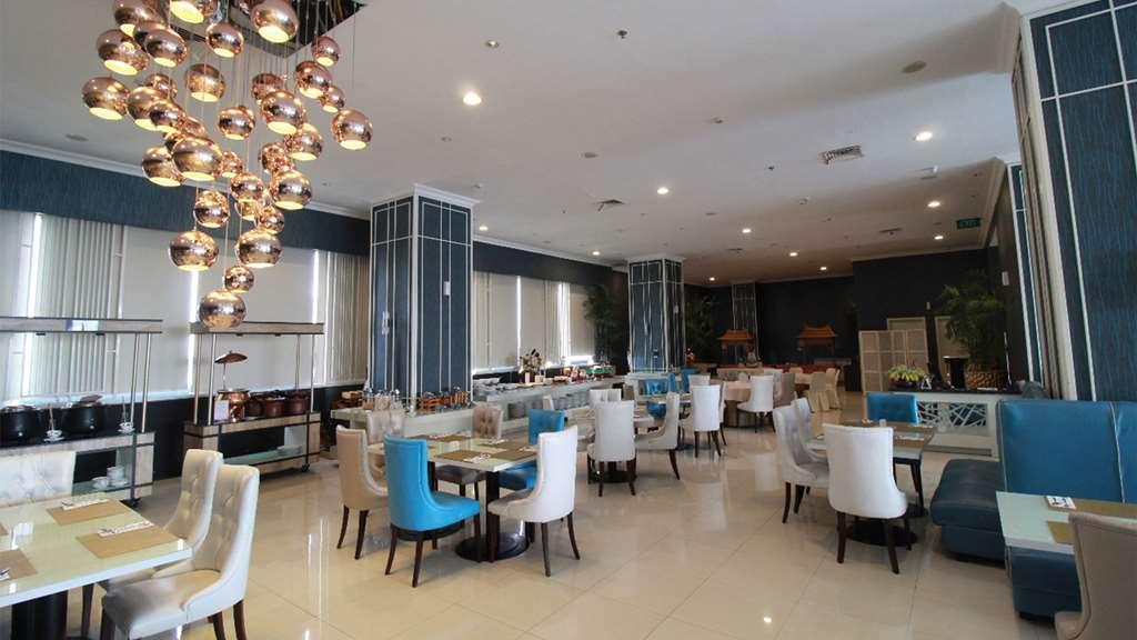 Golden Tulip Legacy Surabaya Hotel Restaurant billede